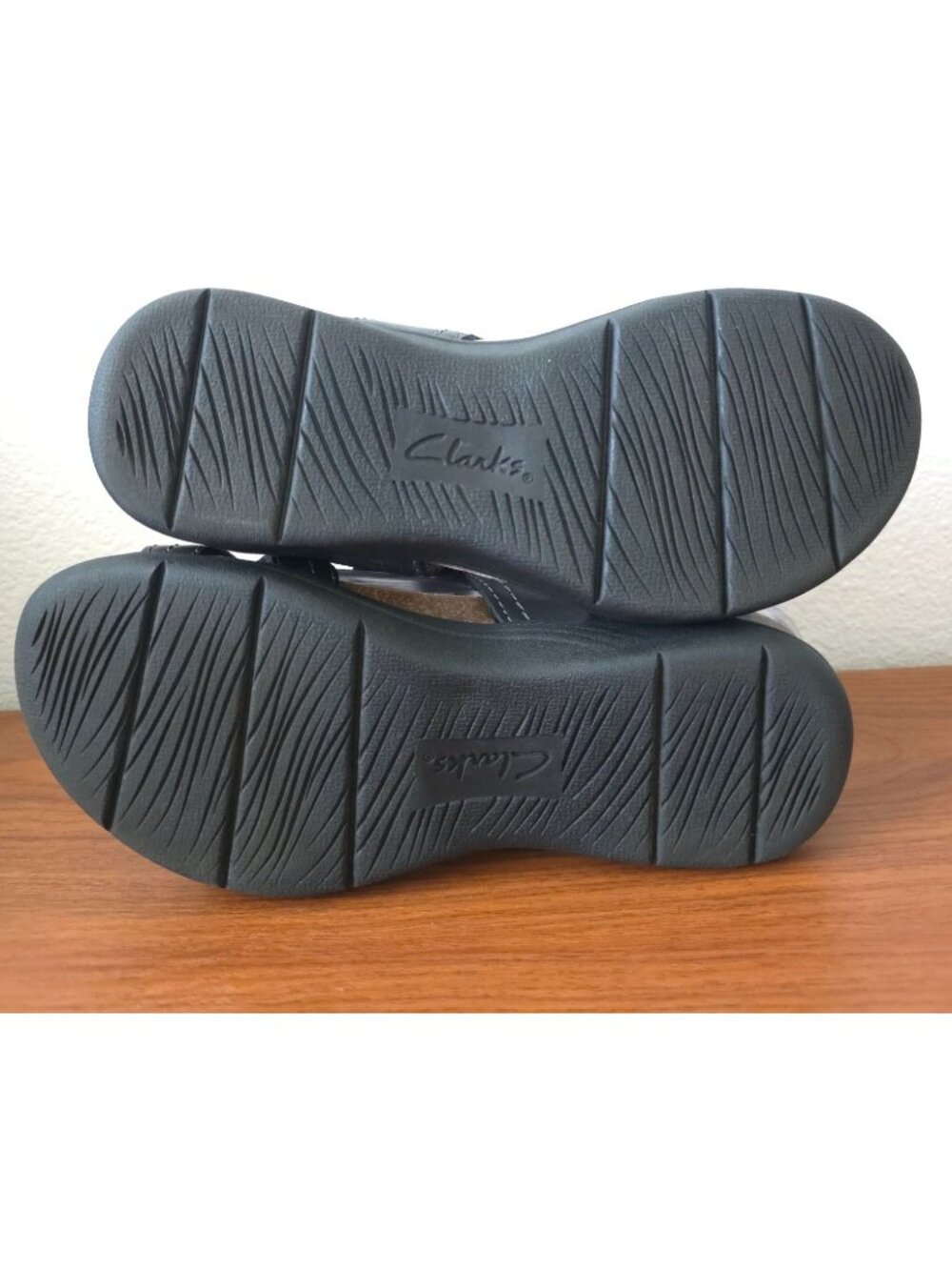 Clarks APRIL CLOVER Black Leather Adjustable Strap Sandals Womens Size 6.5M - Picture 6 of 9